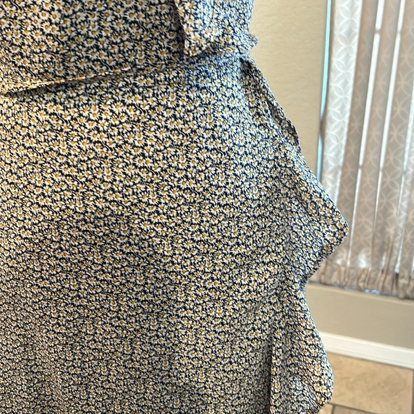 Daisy Wrap Around 40s Style Ruffle Dress - Picture 9 of 13